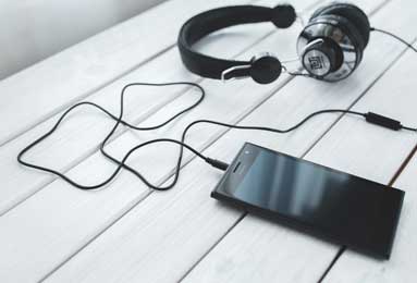 2000万签字费引爆足坛！皇马切尔西暗战，拜仁核心去留藏惊天变局